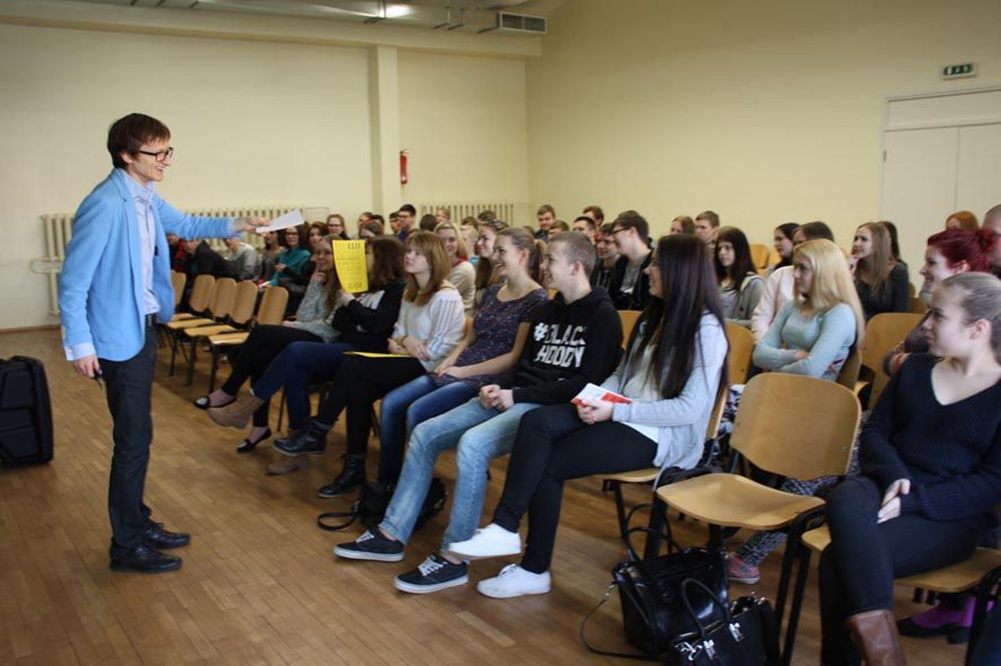Koolitaja Harald Lepisk pidas Türi ühisgümnaasiumi avatud uste päeval tulevastele gümnasistidele inspireeriva loengu teemal «Tee seda, mida armastad ja tee seda tihti!».