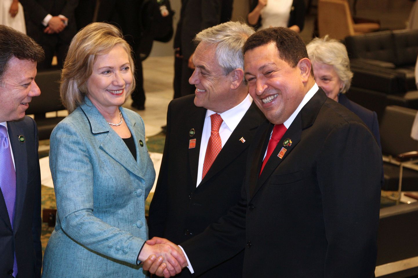 Hugo Chávez ja Hillary Clinton.
