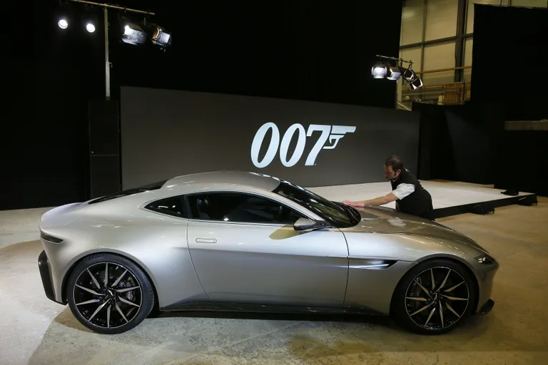 James Bondi uus Aston Martin DB10