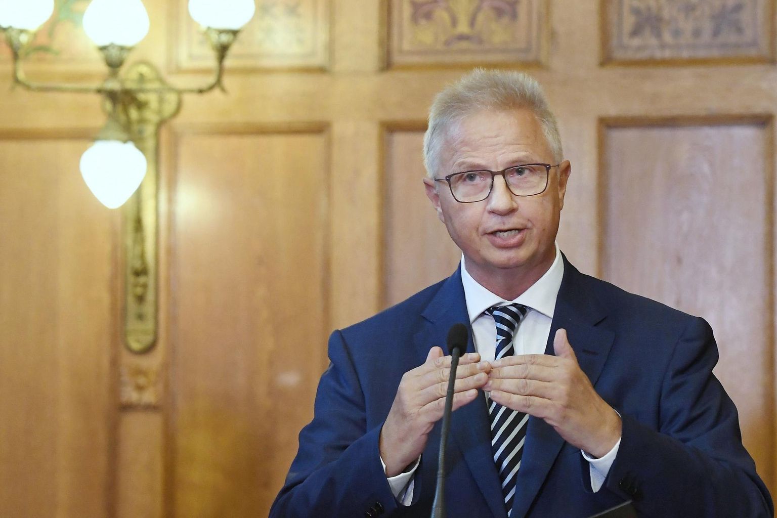 Ungari konservatiiv László Trócsányi.