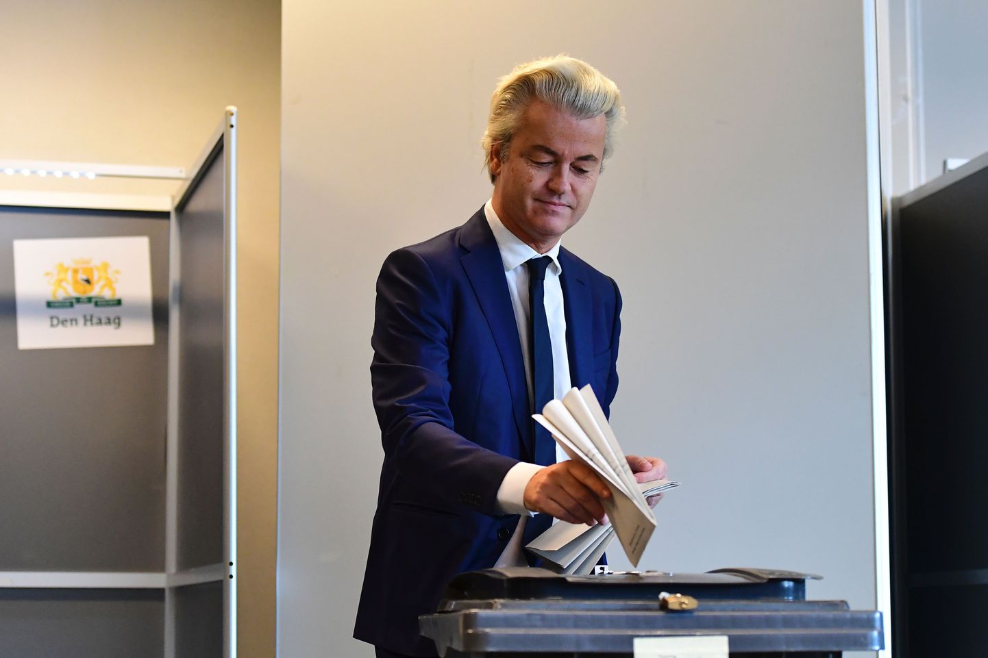 Geert Wilders valimistel oma häält andmas