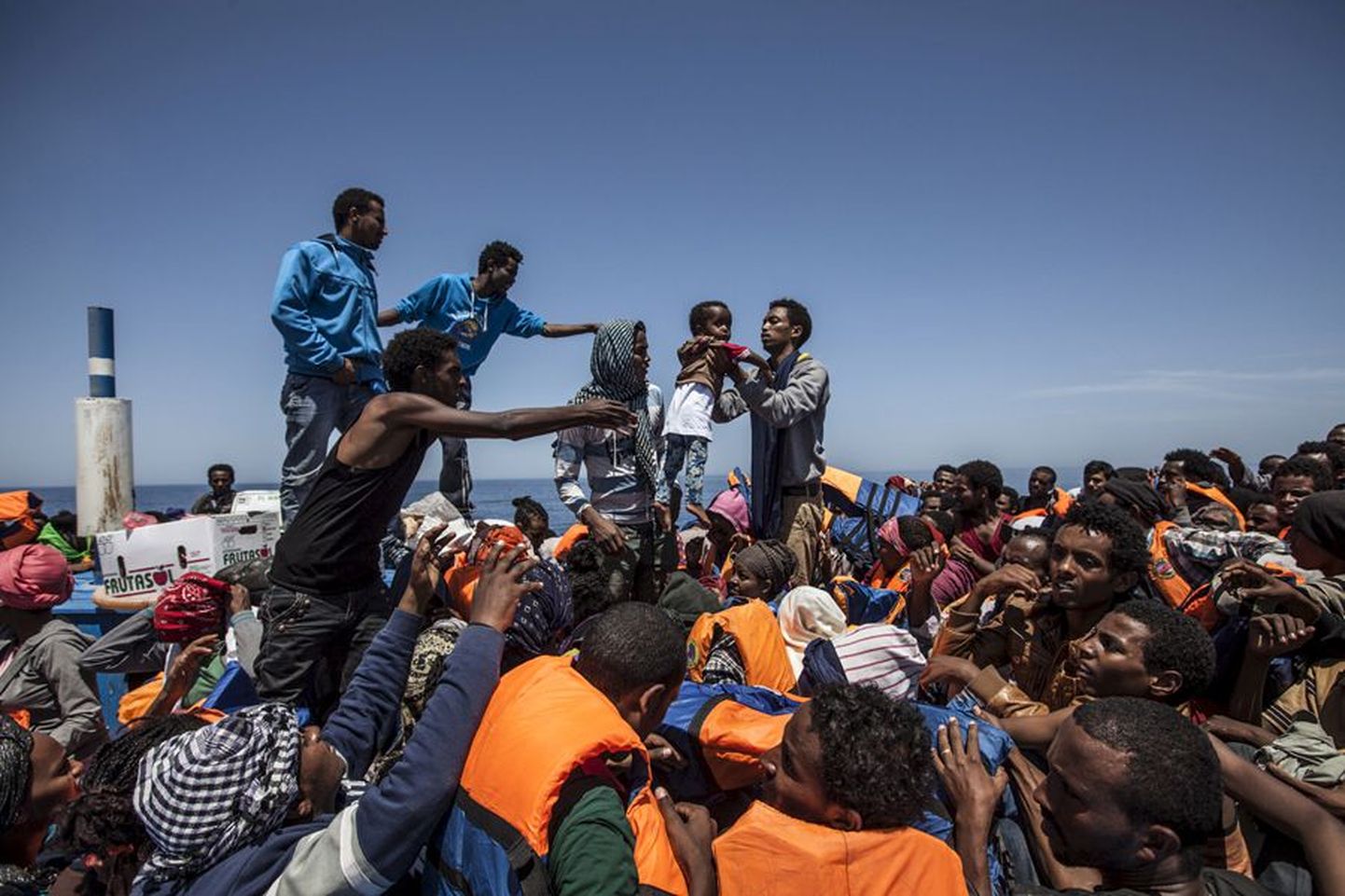 Selle mais Malta ranniku lähedal toimunud päästeoperatsiooni käigus aidati Euroopasse rohkem kui 300 paadipõgenikku. Vähemalt sama suure hulga pagulasi peab Eesti Euroopa Komisjoni plaani kohaselt lähiaastatel vastu võtma.