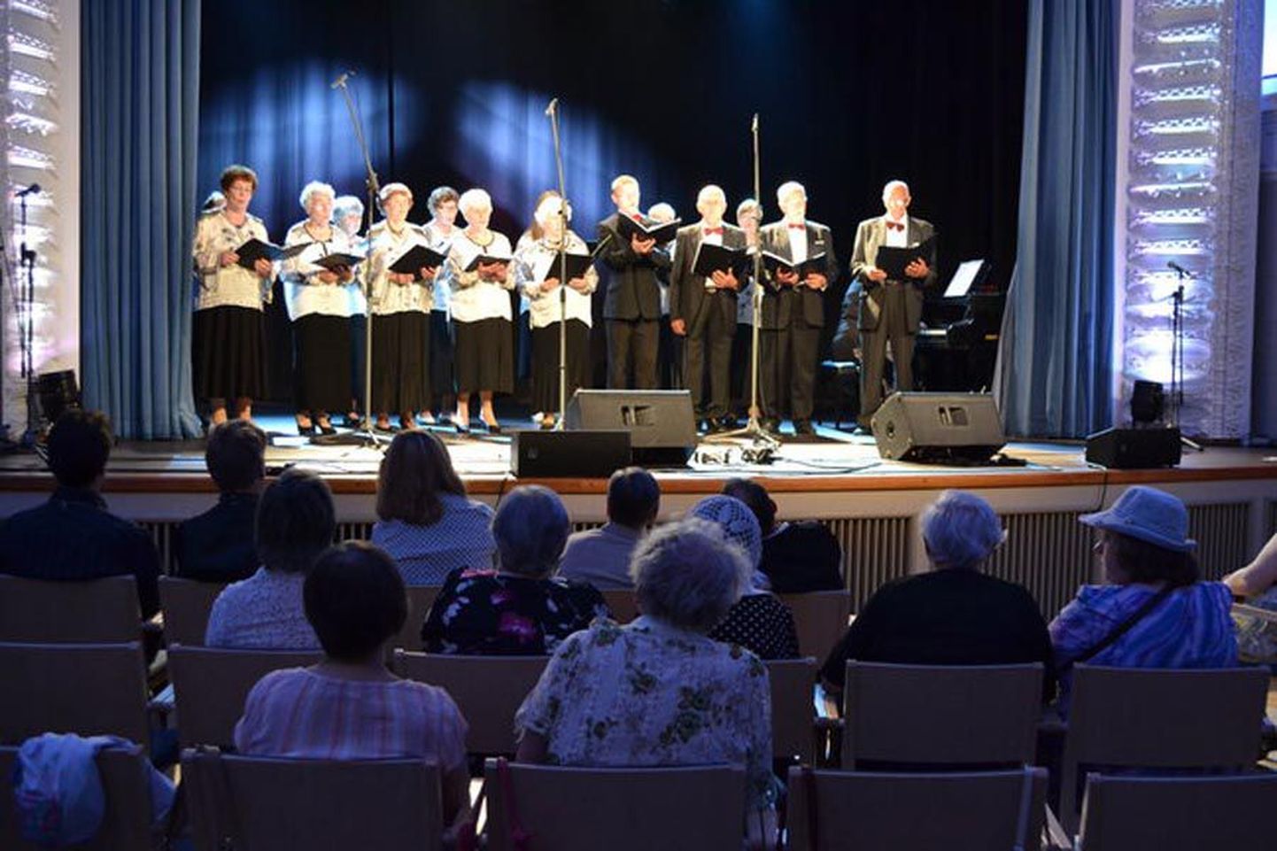 Puuetega inimeste festivalil astus lavale ligi 250 inimest kõikjalt Eestist, teiste seas esines Tartu segaansambel Lauluviis.
