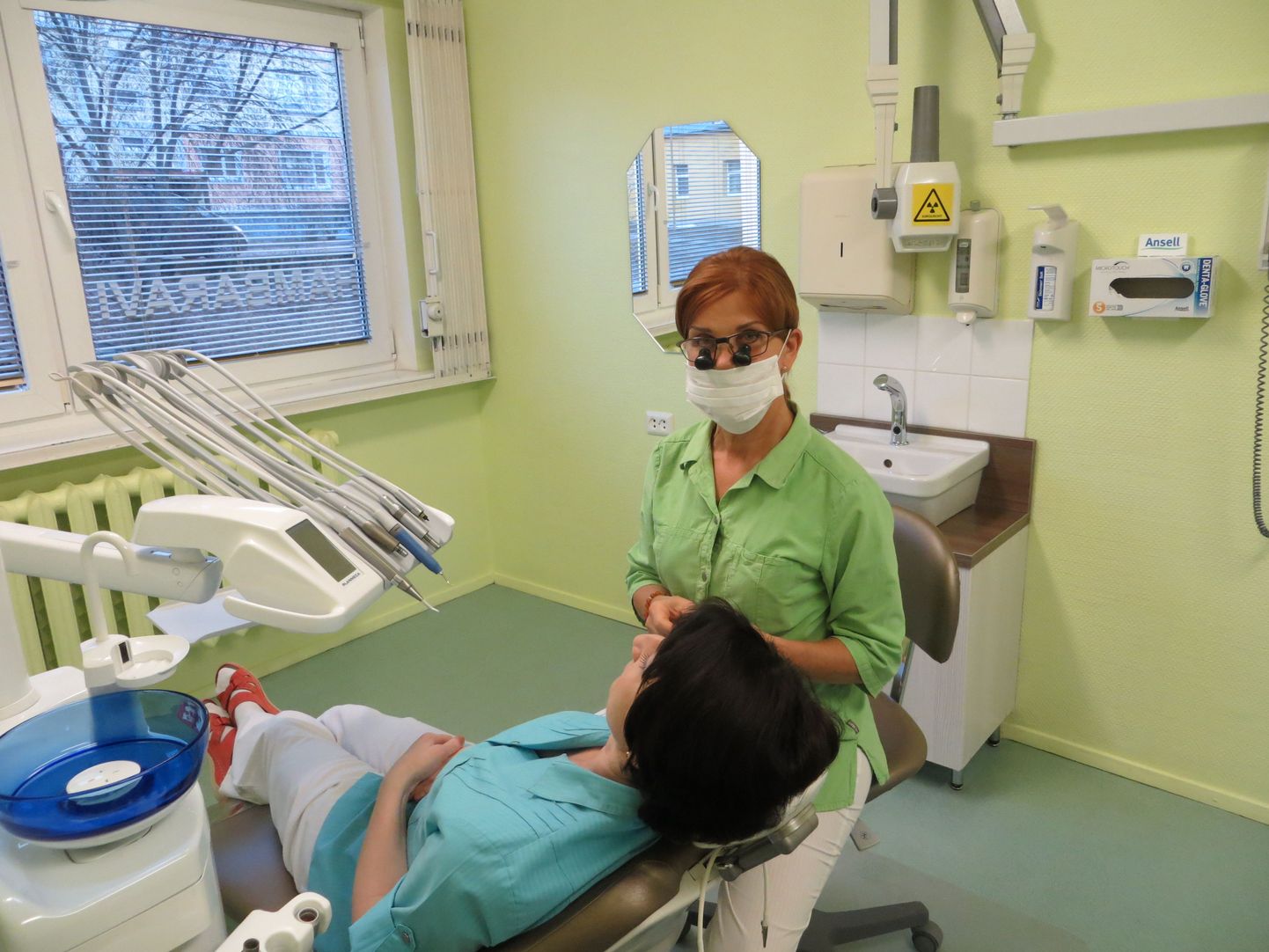 Randveri Hambaravi ei ole sõlminud haigekassaga lepingut täiskasvanute hambaravi osaliseks hüvitamiseks. «Lepingu sõlmimine toob arstile kaasa haigekassa kehtestatud piirhindade rakendumise,» ütles omanik Piret Randver.