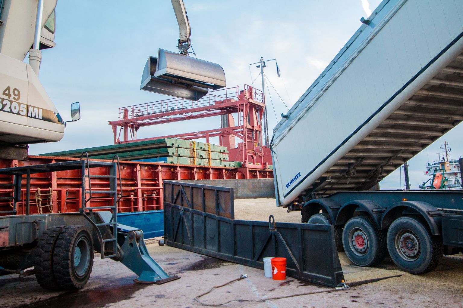 Oilseeds Trade saadab Pärnu sadamast toidurukist enamasti Soome või Saksamaale.