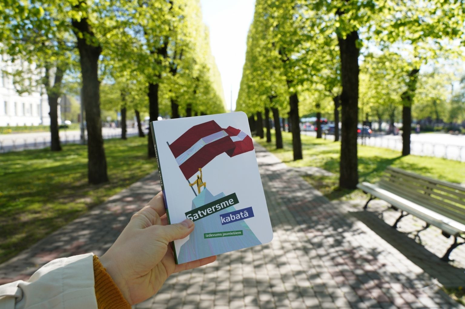 Izdevums jauniešiem "Satversme kabatā"