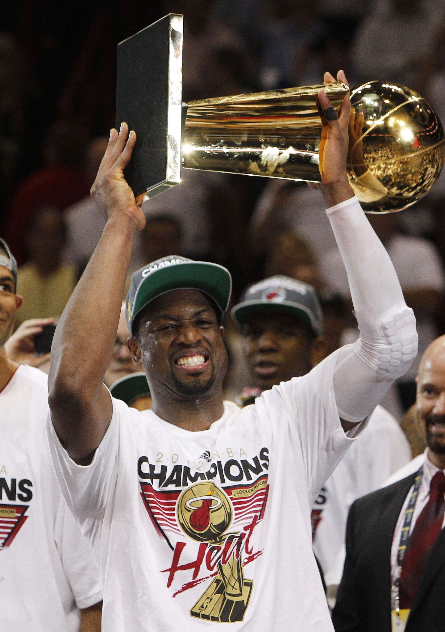 Dwyane Wade hoiab 2012. aasta NBA meistrikarikat.