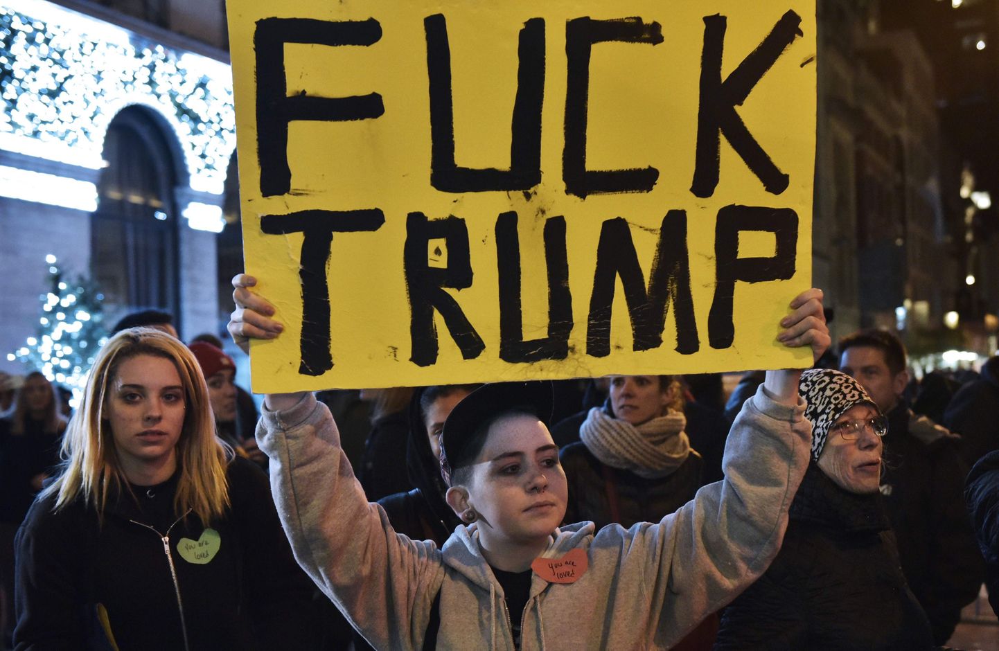 Американцы протестуют против победы Трампа.