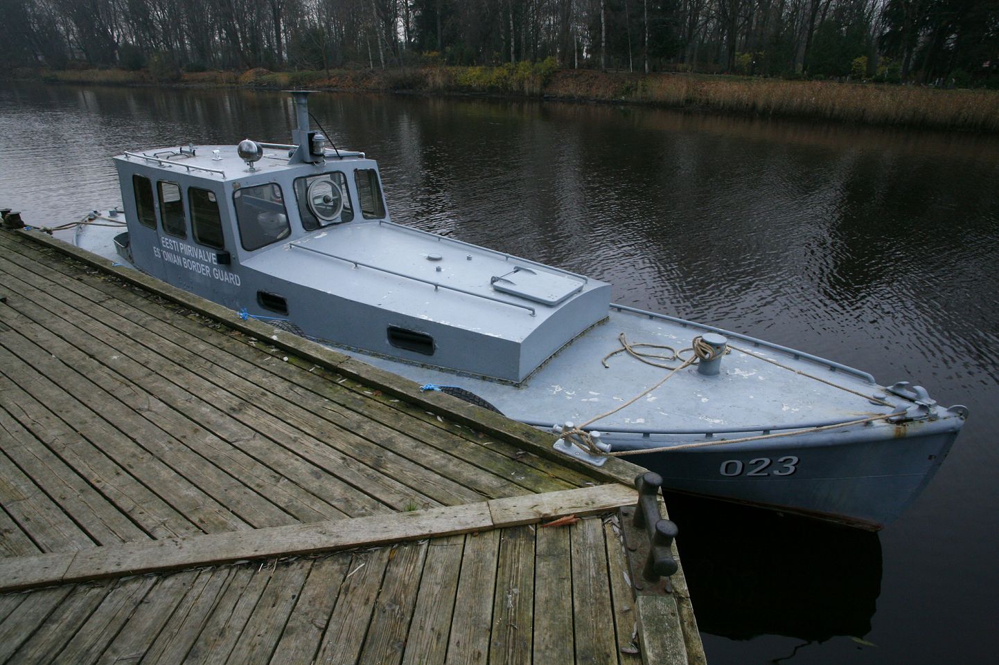 Lääne prefektuur kinkis Pärnu lahe mereäääste seltsile kaatri.