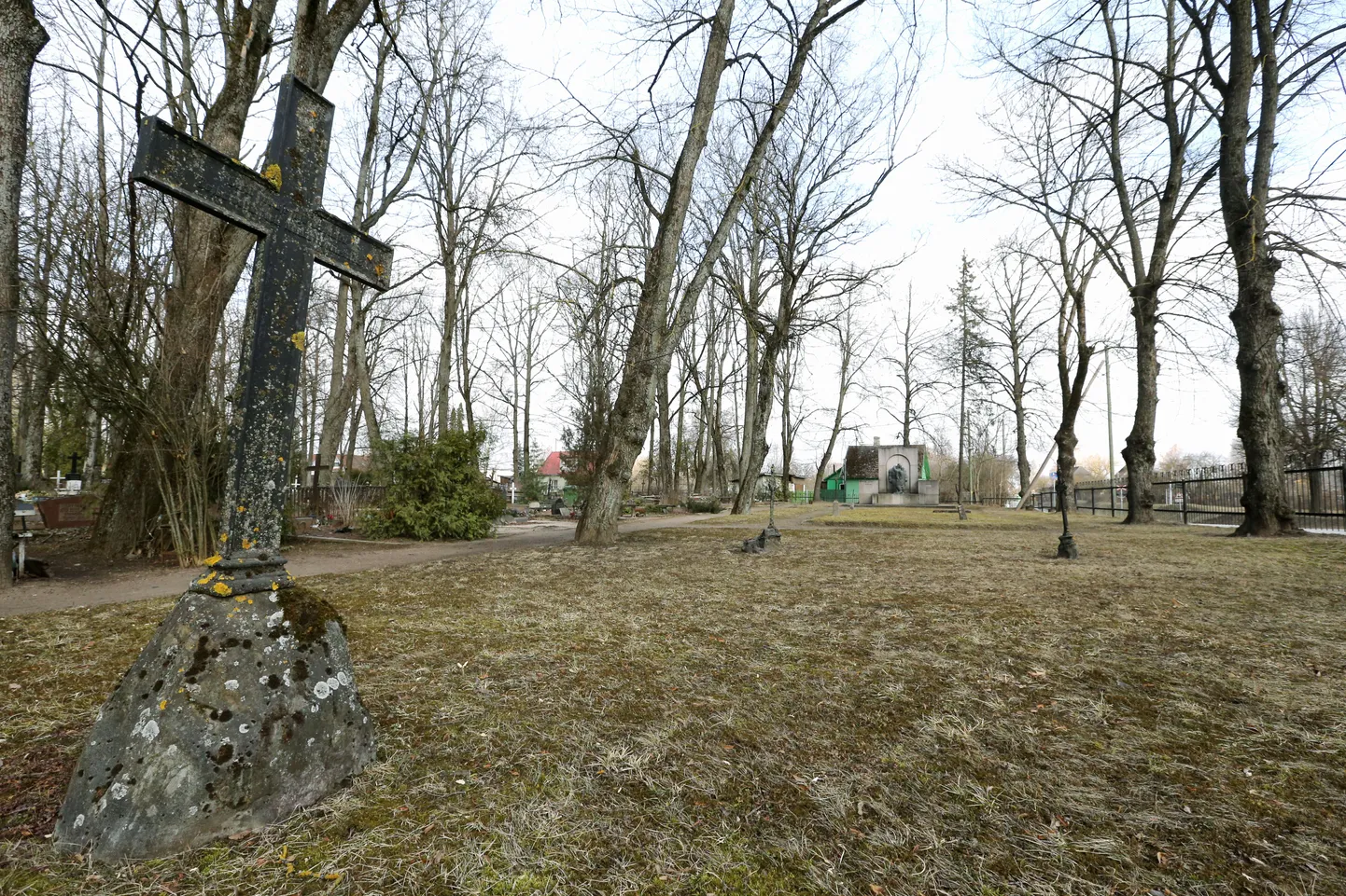 Vabadussõjas langenud sõdurite hauad Pauluse kalmistul.