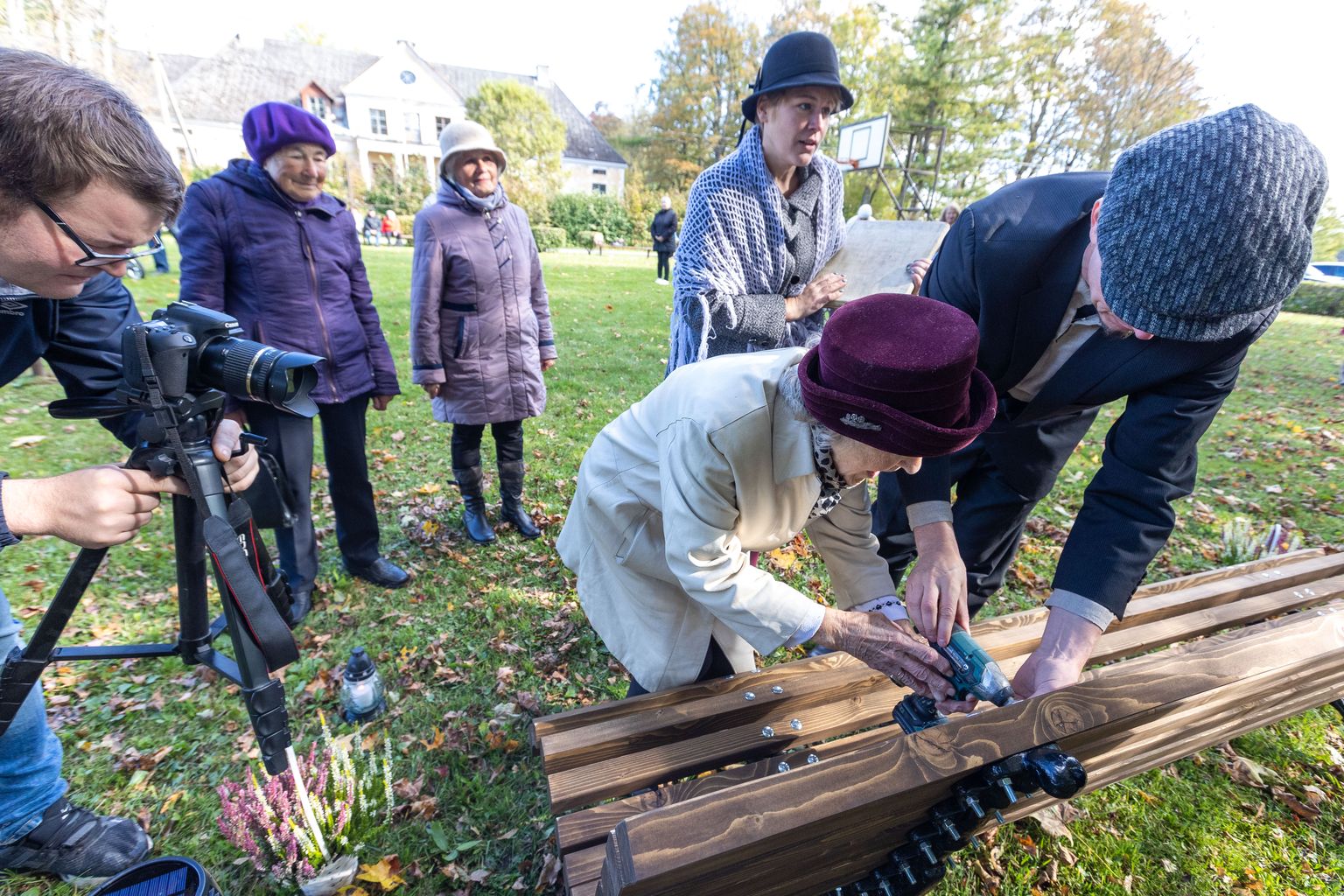 Karinul avati pink kolme koolijuhi mälestuseks