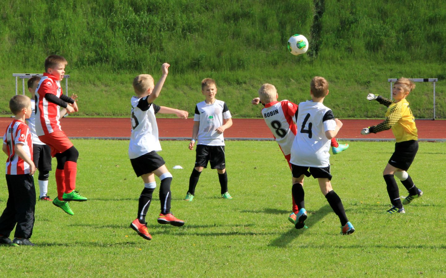 Tartu Ülikooli staadionil said Valga FC Warriori U11 vanuseklassi poisid raske, kuid seda ilusama võidu Tartu FC Santose võistkonna üle.