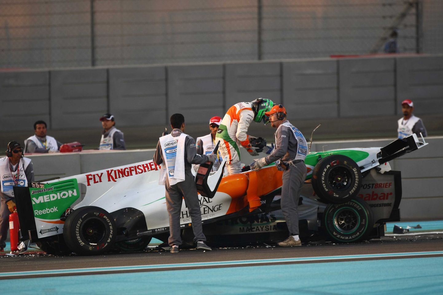 Vitantonio Liuzzi hooaja viimasel etapil Force India meeskonna masina roolis.