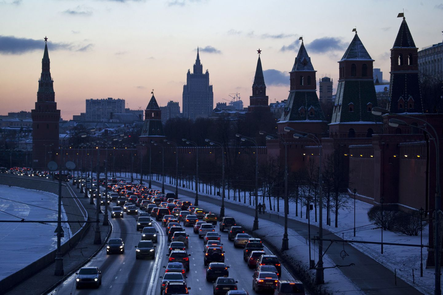 Liiklusummik talvises Moskvas.