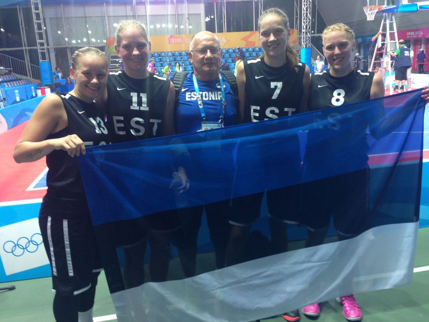 Eesti naiskond pärast võidukat mängu Hiina vastu.