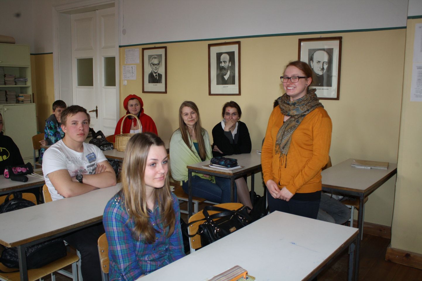 Oma esimese raamatu üllitanud Janika Vaht käis lastekirjanduse päeval Vanalinna koolis.