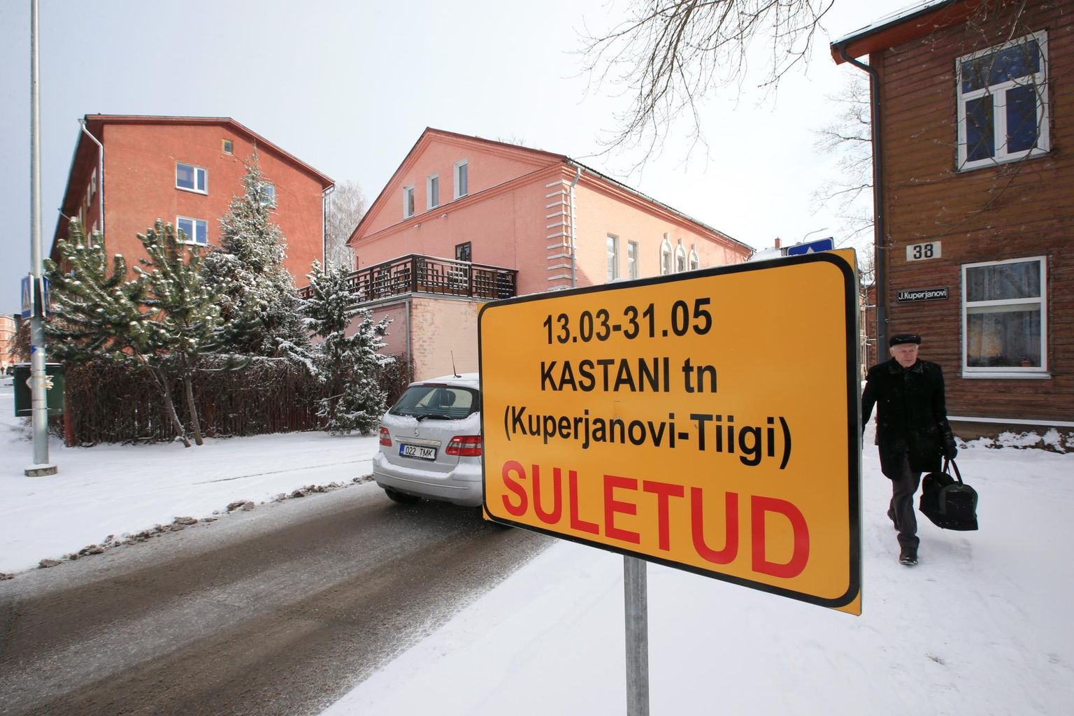 Kastani tänaval algab sajuveetorustike ehitus.