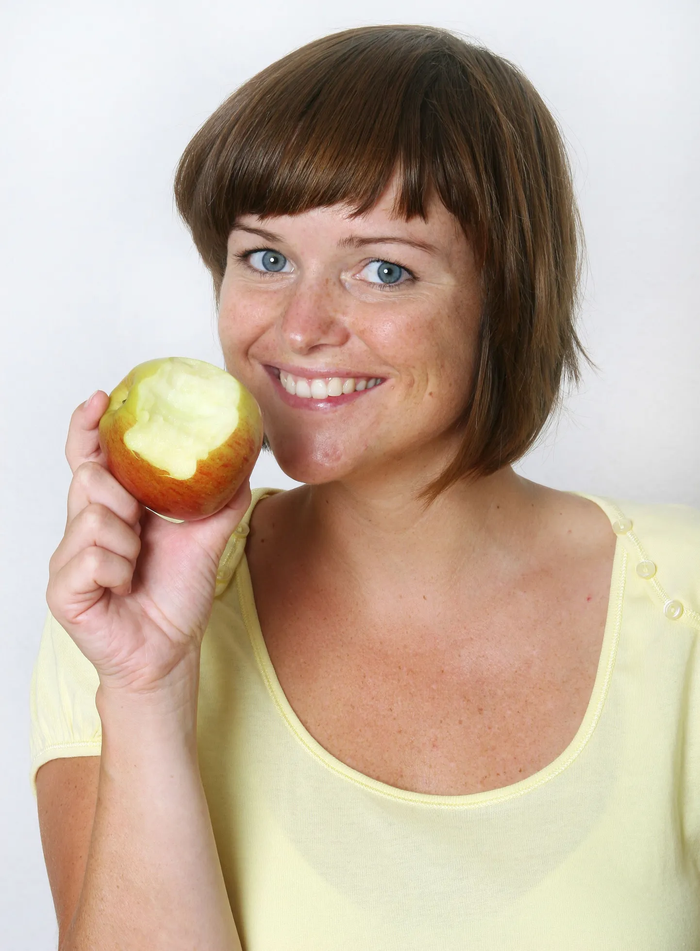 Kaks õuna peaks kuuluma tervislikku igapäevamenüüsse.