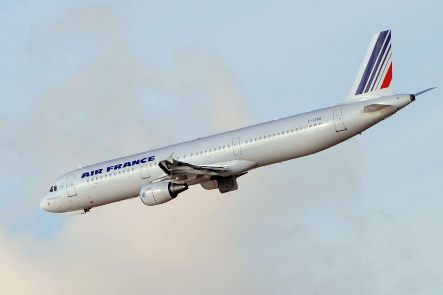 Air France sai trahvi mitte juudist reisija lennukist mahatõstmise eest