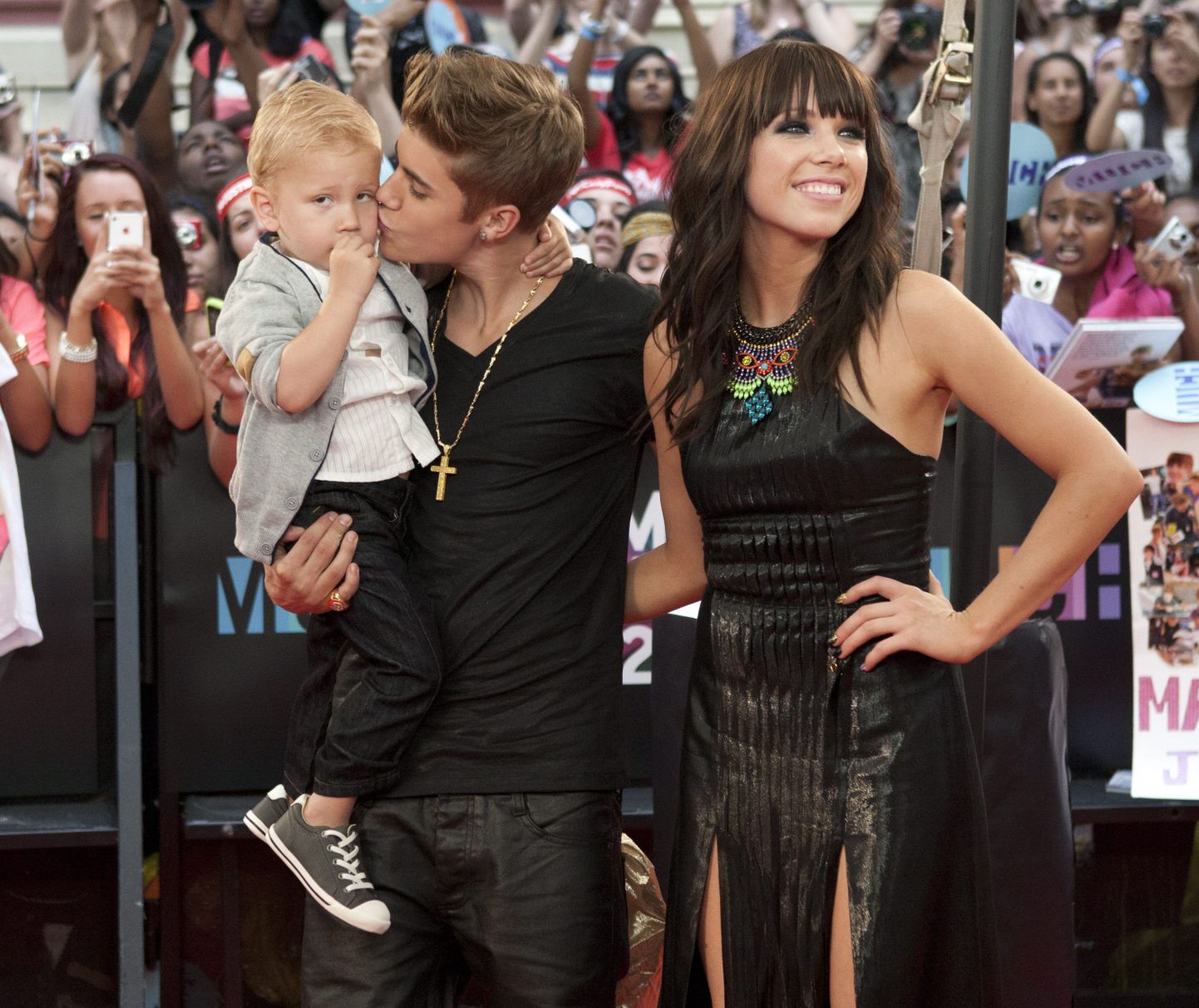 Justin Bieber ja tema väikevend Jaxon ning Carly Rae Jepsen