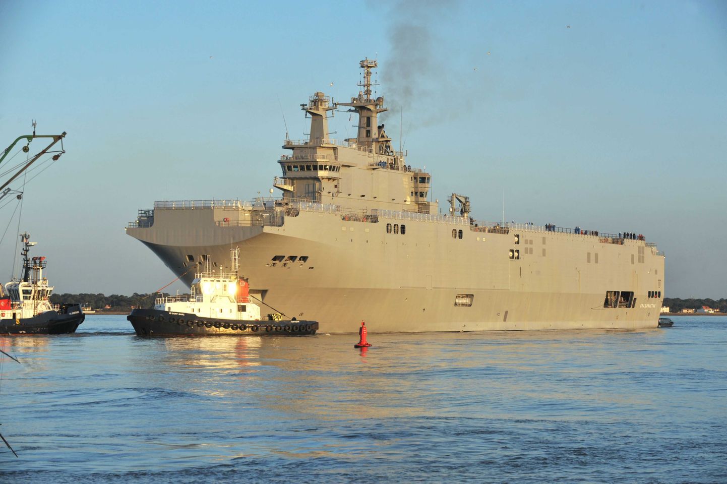 Esimene venelastele ehitatav Mistral-klassi laev Vladivostok asub praegu Prantsusmaal Saint-Nazaire'i laevatehases.