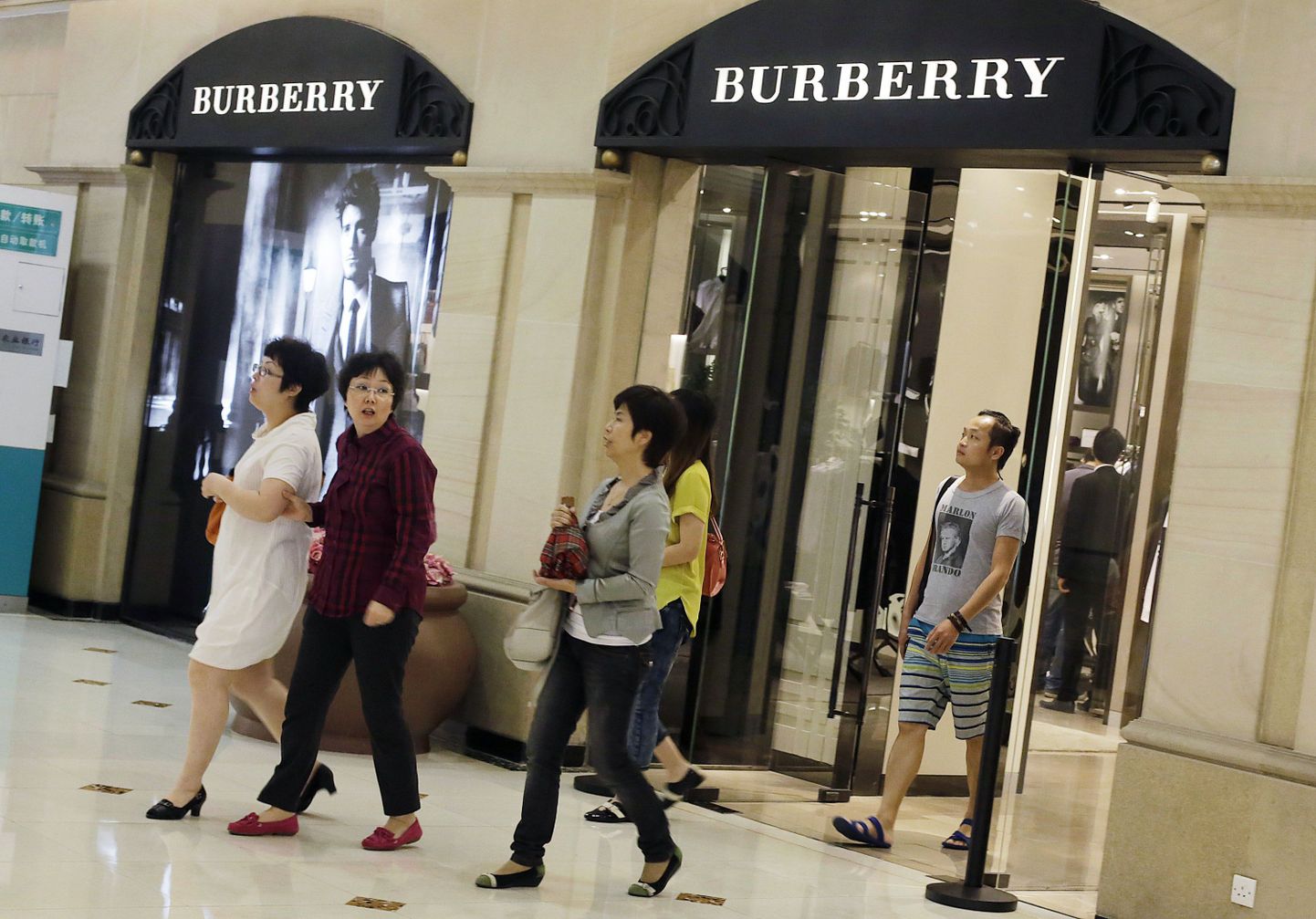 Магазин Burberry в Китае