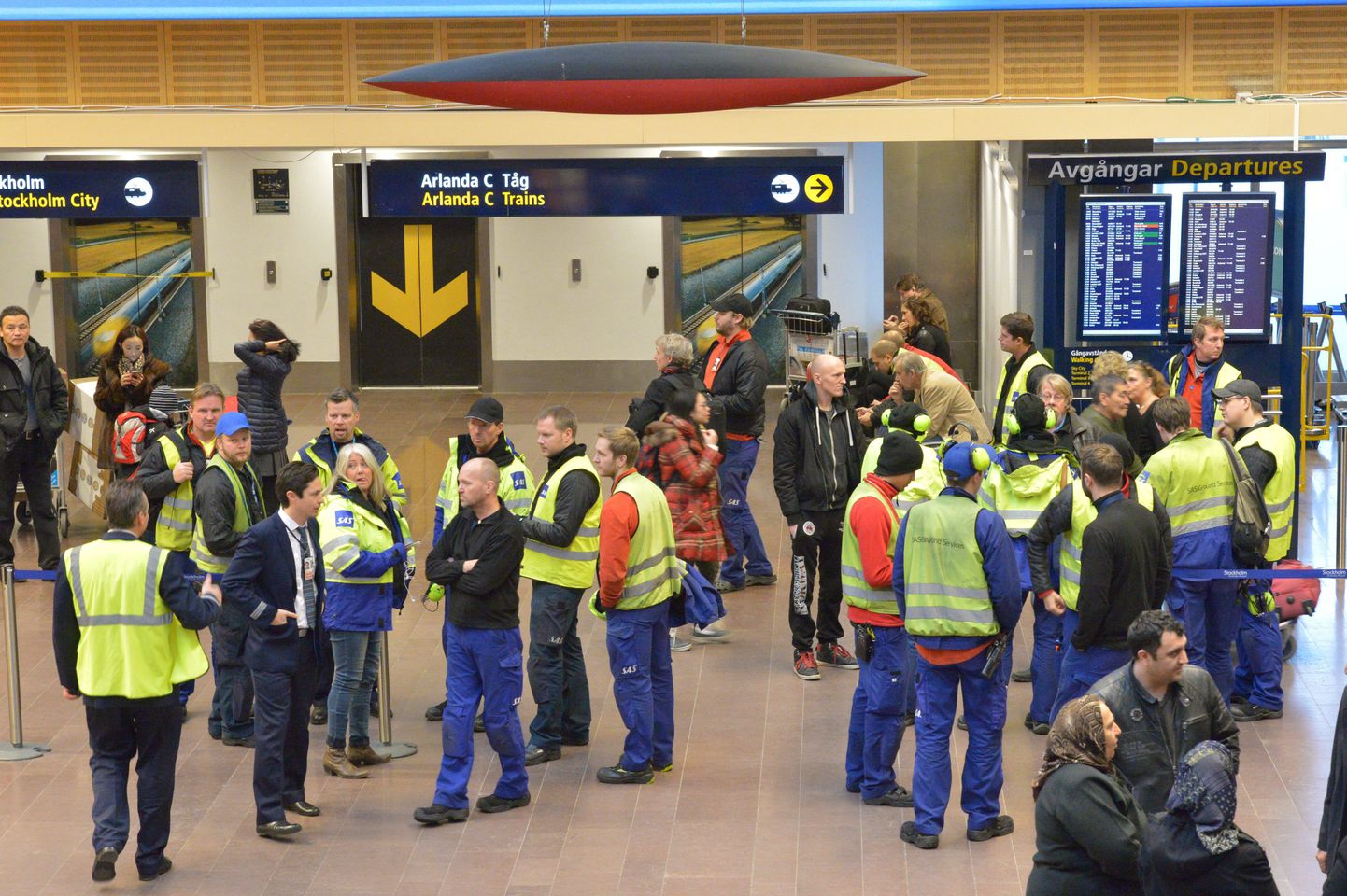 Полиция эвакуировала людей в аэропорту "Арланда".