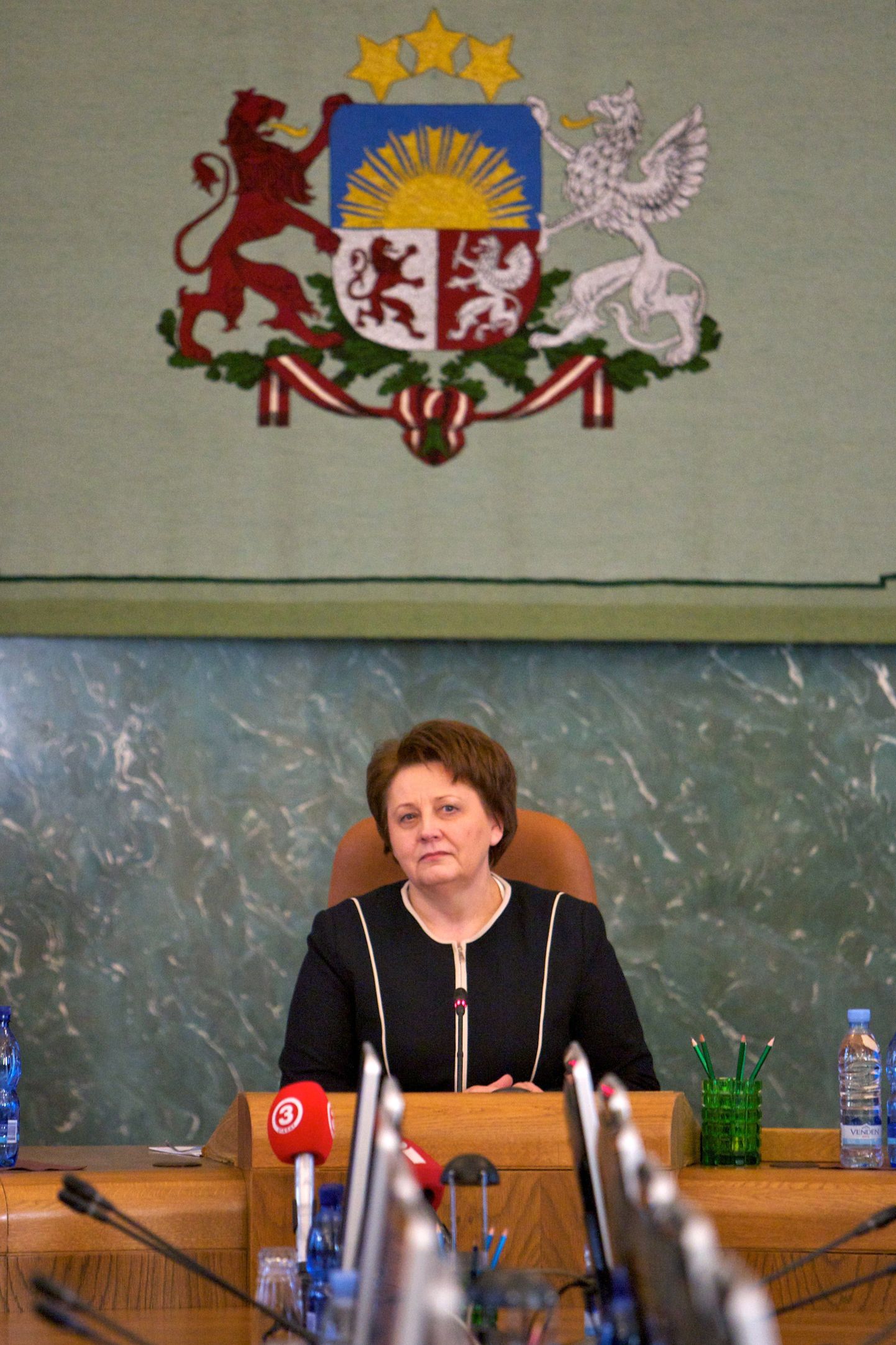 Läti peaministrina jätkab Laimdota Straujuma.