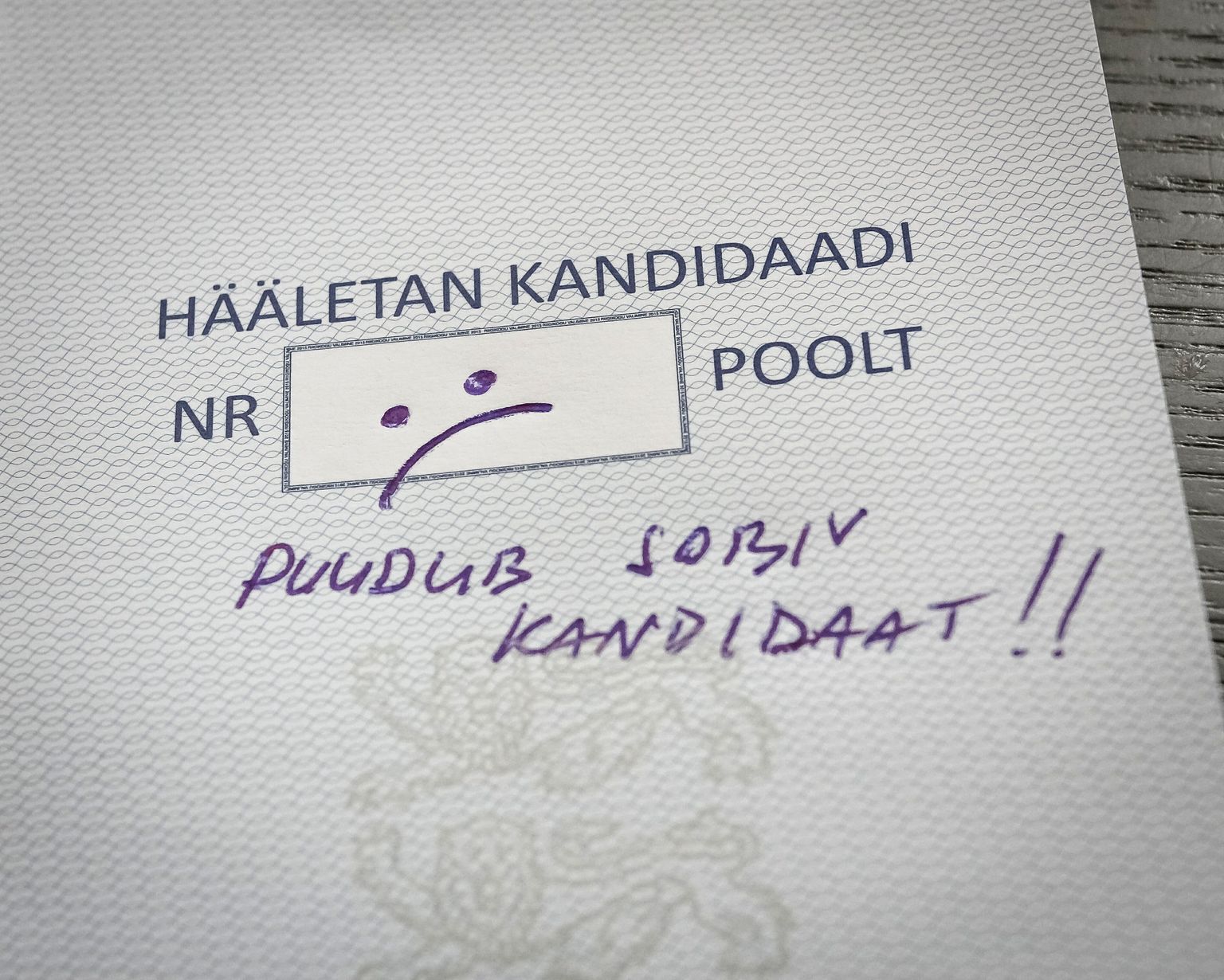Pärnumaal riigikogu valimistel kehtetuks tunnistatud sedelid.