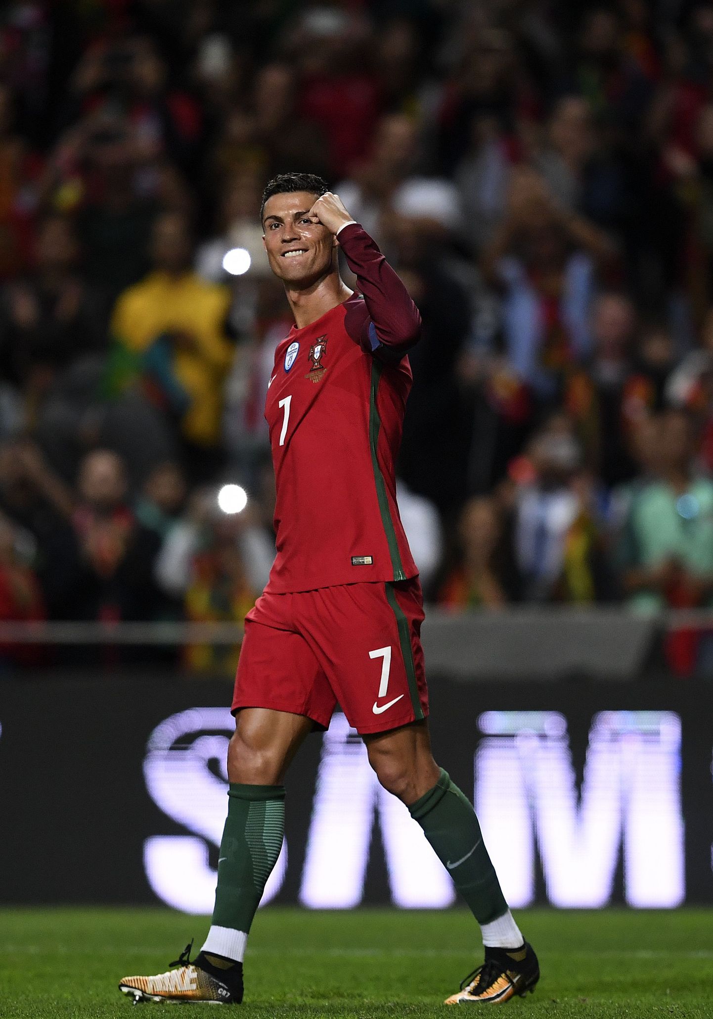 Portugal alistas üleeile MM-valikmängus Fääri Saared 5:1, Cristiano Ronaldo sai kirja kaabutriki.