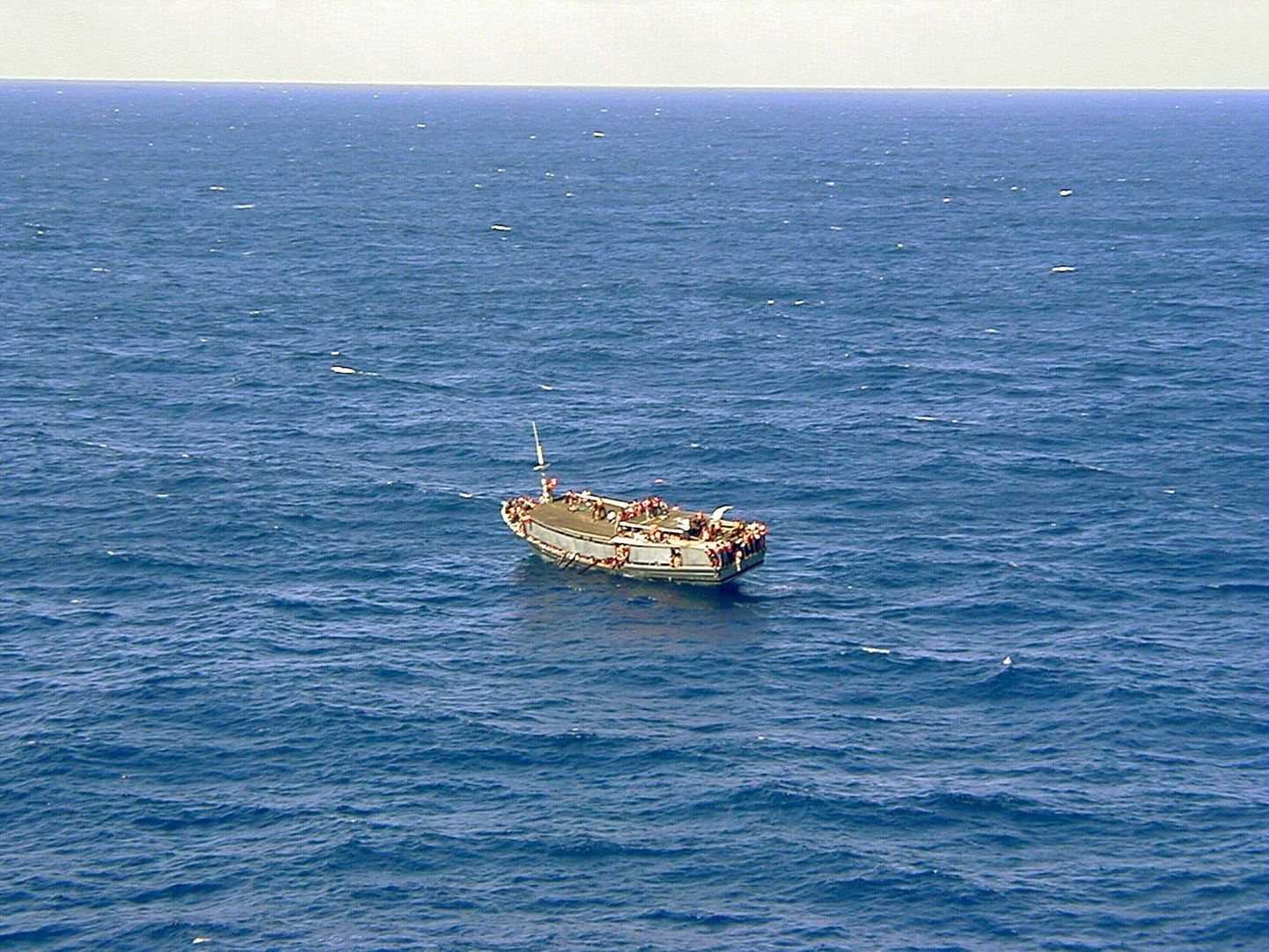 India ookeanil triiviv pagulaste paat Jõulusaare lähedal.