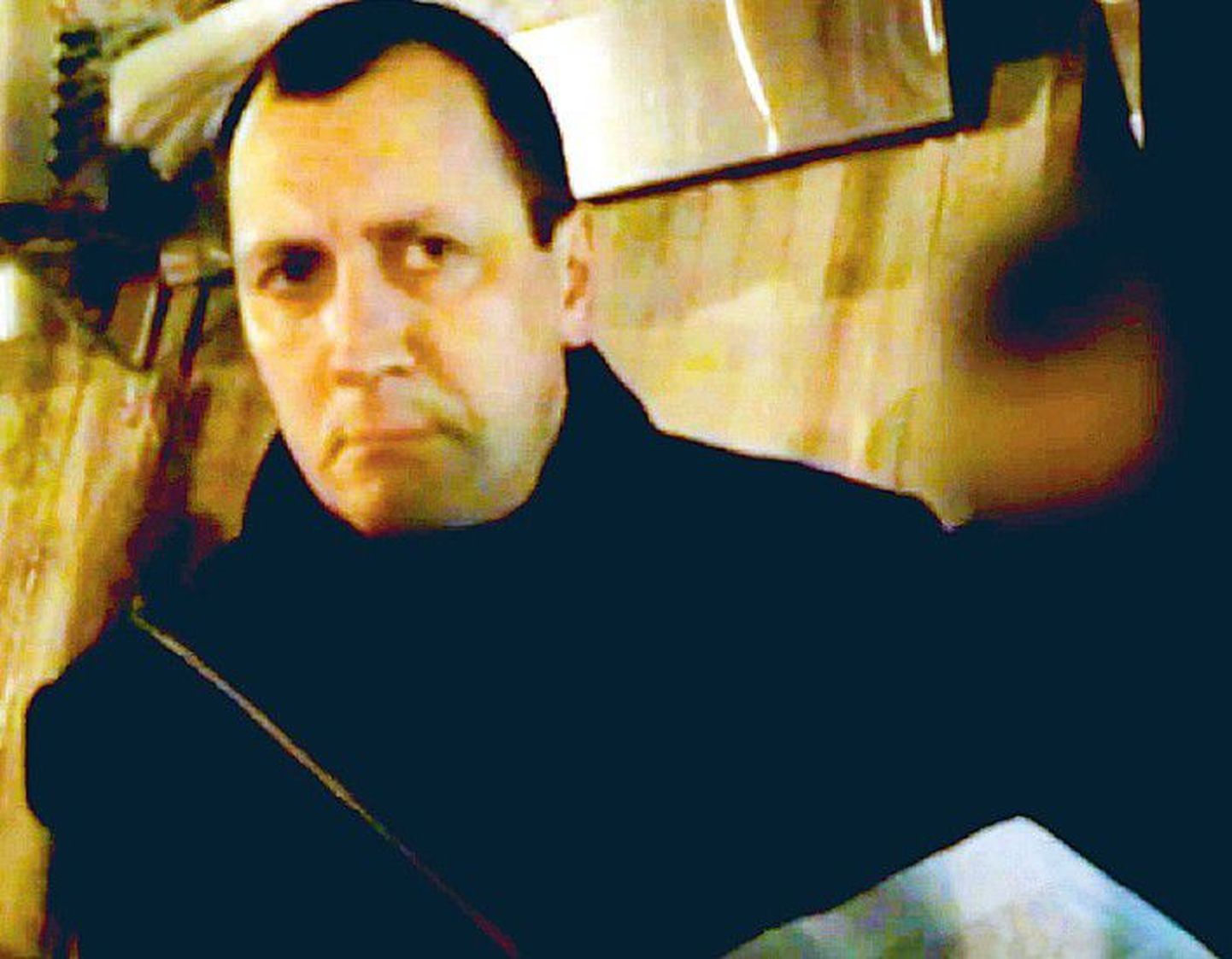 На кадрах видеосъемки видно, что Алексей Дрессен был крайне сдержан при его задержании рано утром в минувшую среду, 22 февраля, в Таллиннском аэропорту, когда он провожал свою жену Викторию, улетающую по делам в Москву.