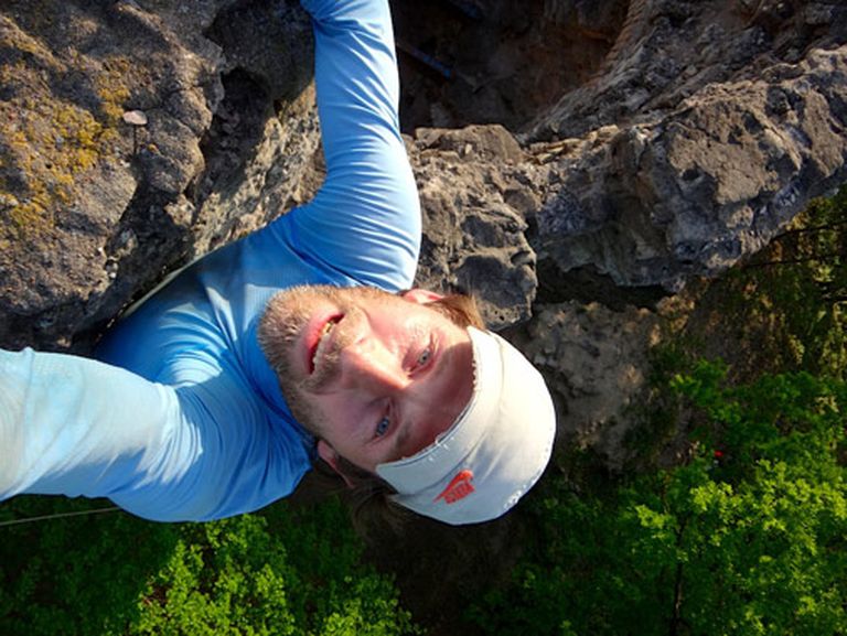 Rīgas Aldartorņa “klinšu maratons” – vairāk kā trīs stundas nepārtrauktā “augšā – lejā” kāpienā nokāpti aptuveni 1200 metri (600+ augstuma metri uz augšu un 600+ uz leju) 