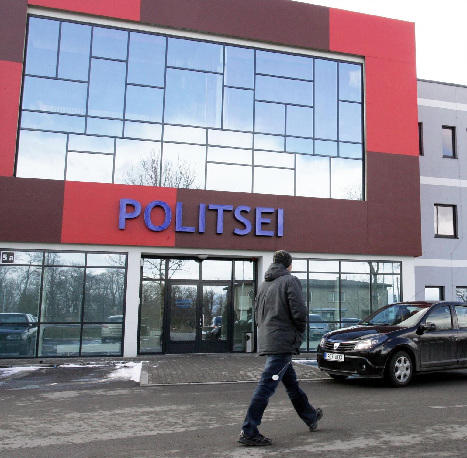 Politsei on pikendanud dokumentide väljastamiseks erandkorras teenindussaalide lahtiolekuaegu.