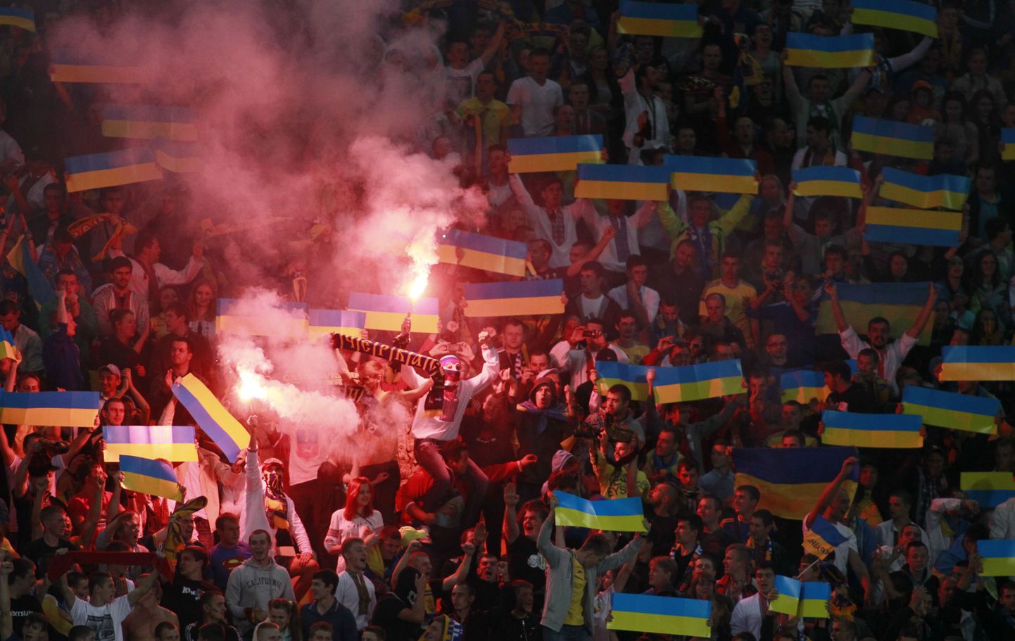 Ukraina jalgpallikoondise fännid kohtumises San Marino vastu.