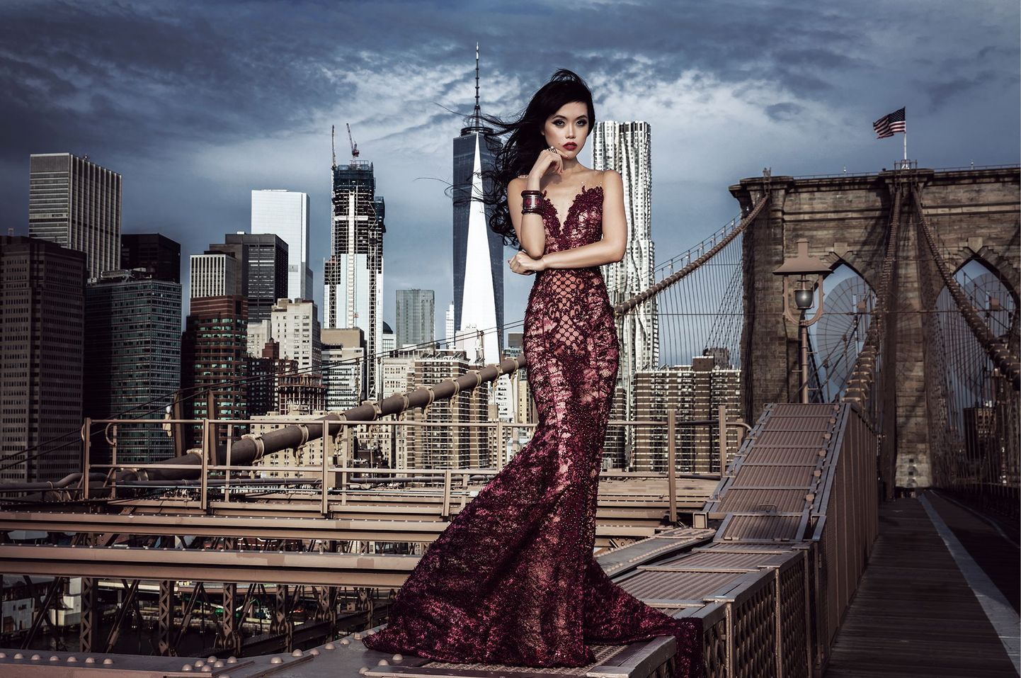 Modell Jessica Minh Anh Brooklyni sillal, seljas Fetty Rusli kleit