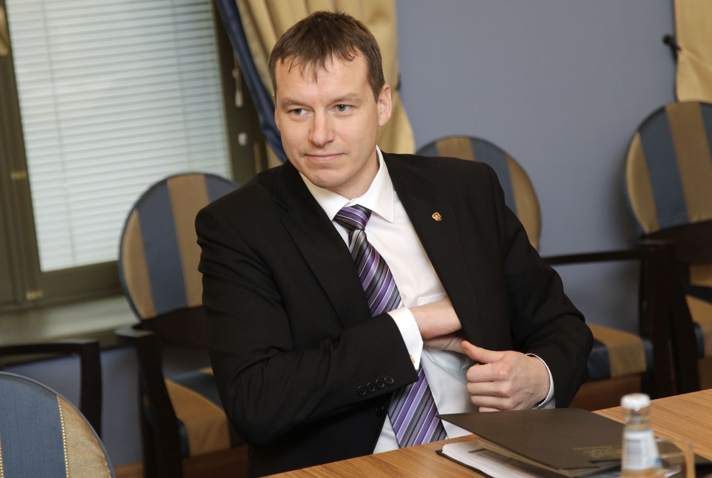 Norman Aas pole rahul vandeadvokaat Alar Urmi arvamuslooga, mis tema sõnul sisaldab mitmeid faktivigu ja loob Eesti õiguskaitsesüsteemist negatiivse mulje.
