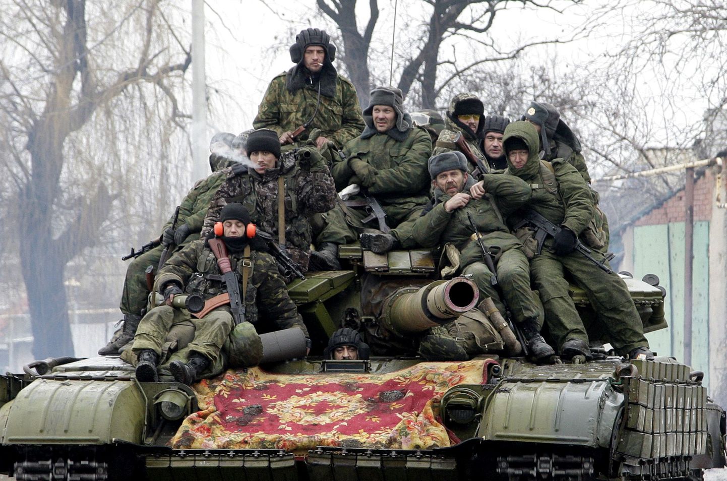 Isehakanud Donetski rahvavabariigi võitlejad.