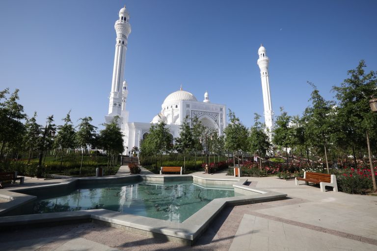 В Чечне открылась крупнейшая в Европе мечеть.