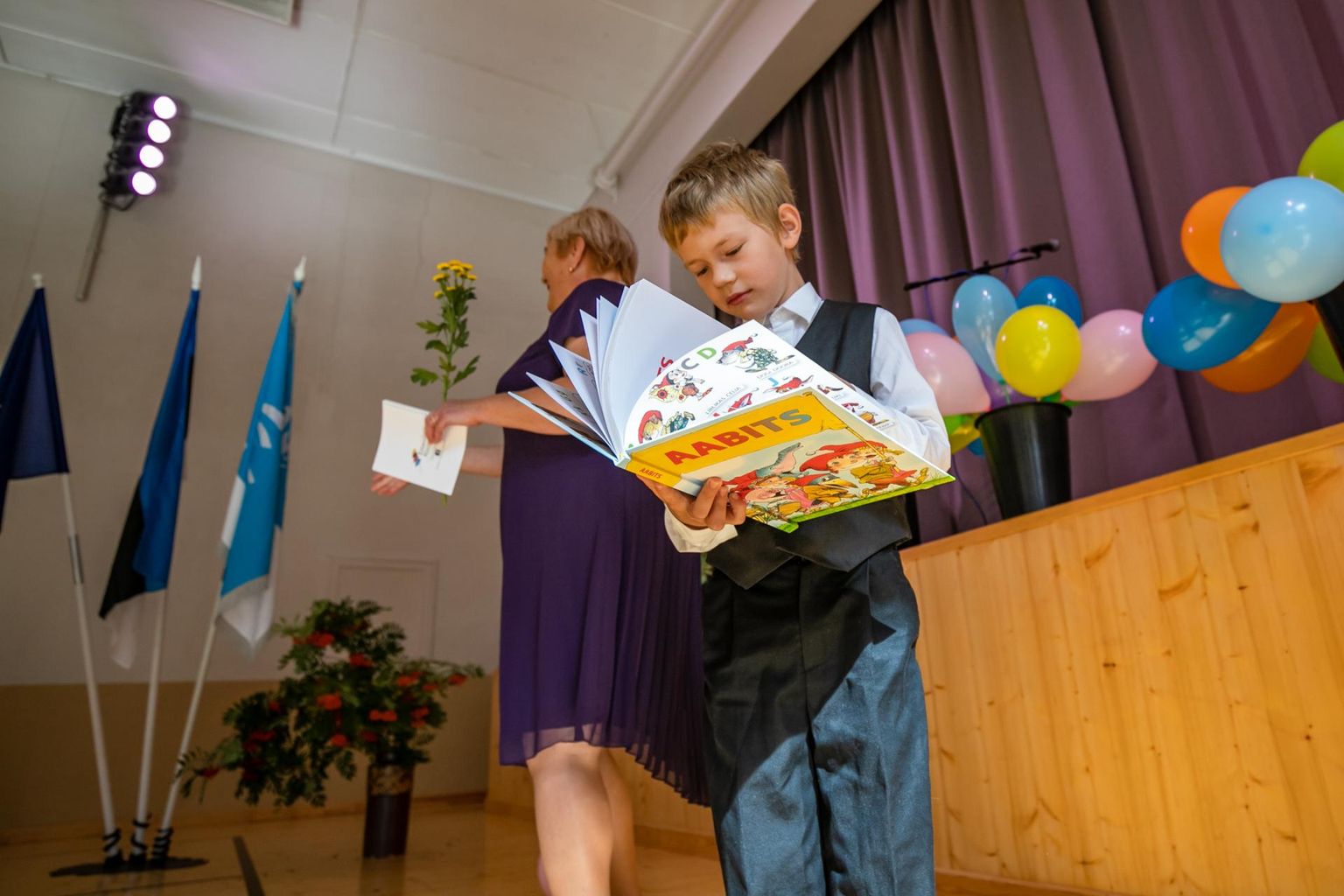 Lõpe kooli ainus esimesse klassi astuja Andre Kivila näitas üles väga suurt aabitsahuvi.