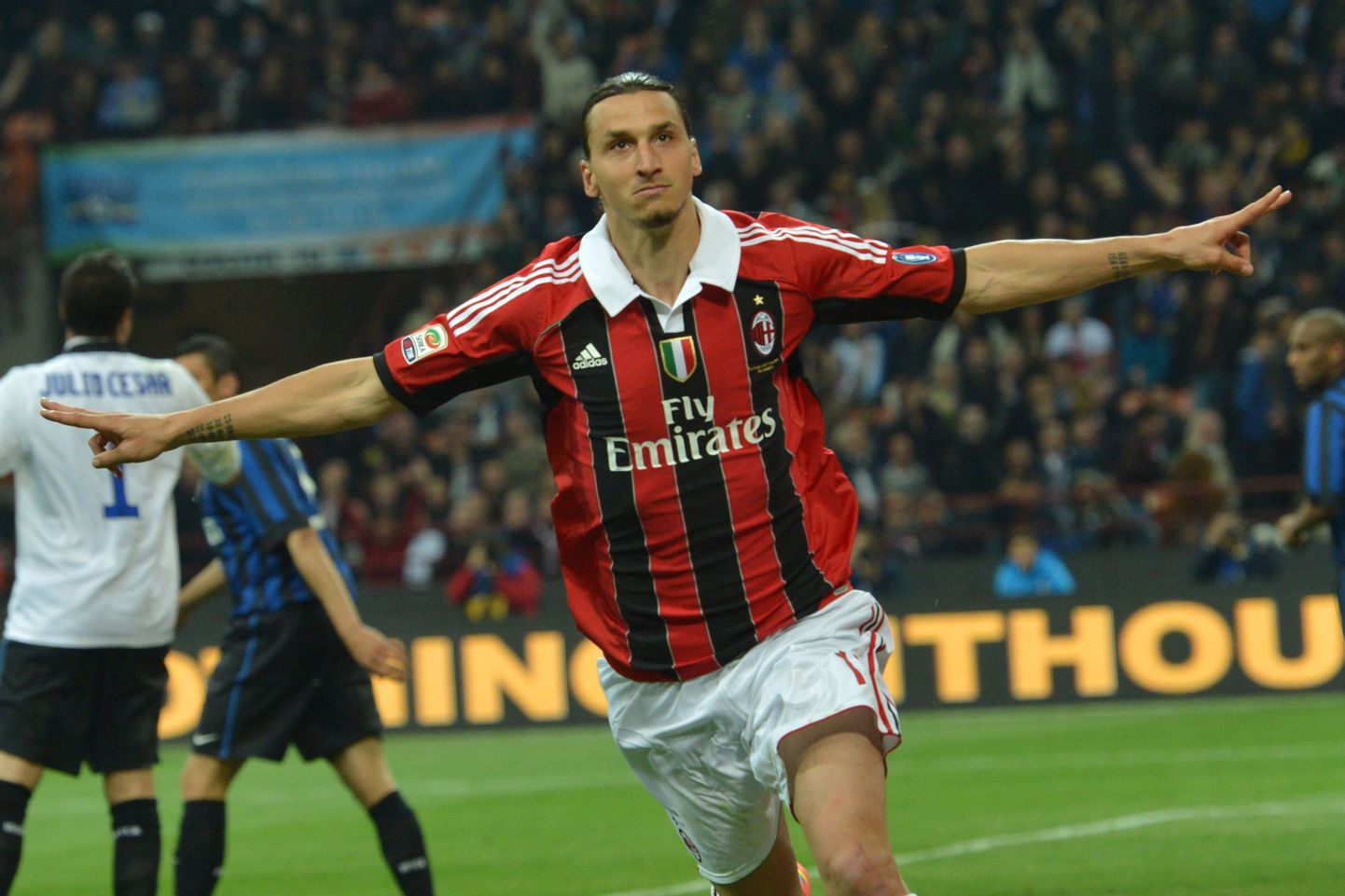 AC Milan müüs Zlatan Ibrahimovici PSG-le.