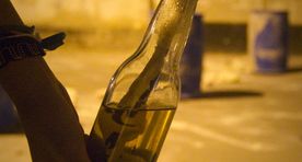 СМИ: В Париже неизвестный бросил в ресторан коктейль Молотова, 12 человек пострадали