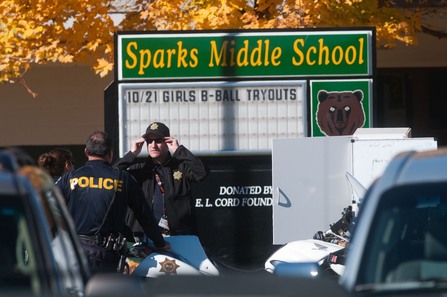 Politsei Sparksi kooli juures