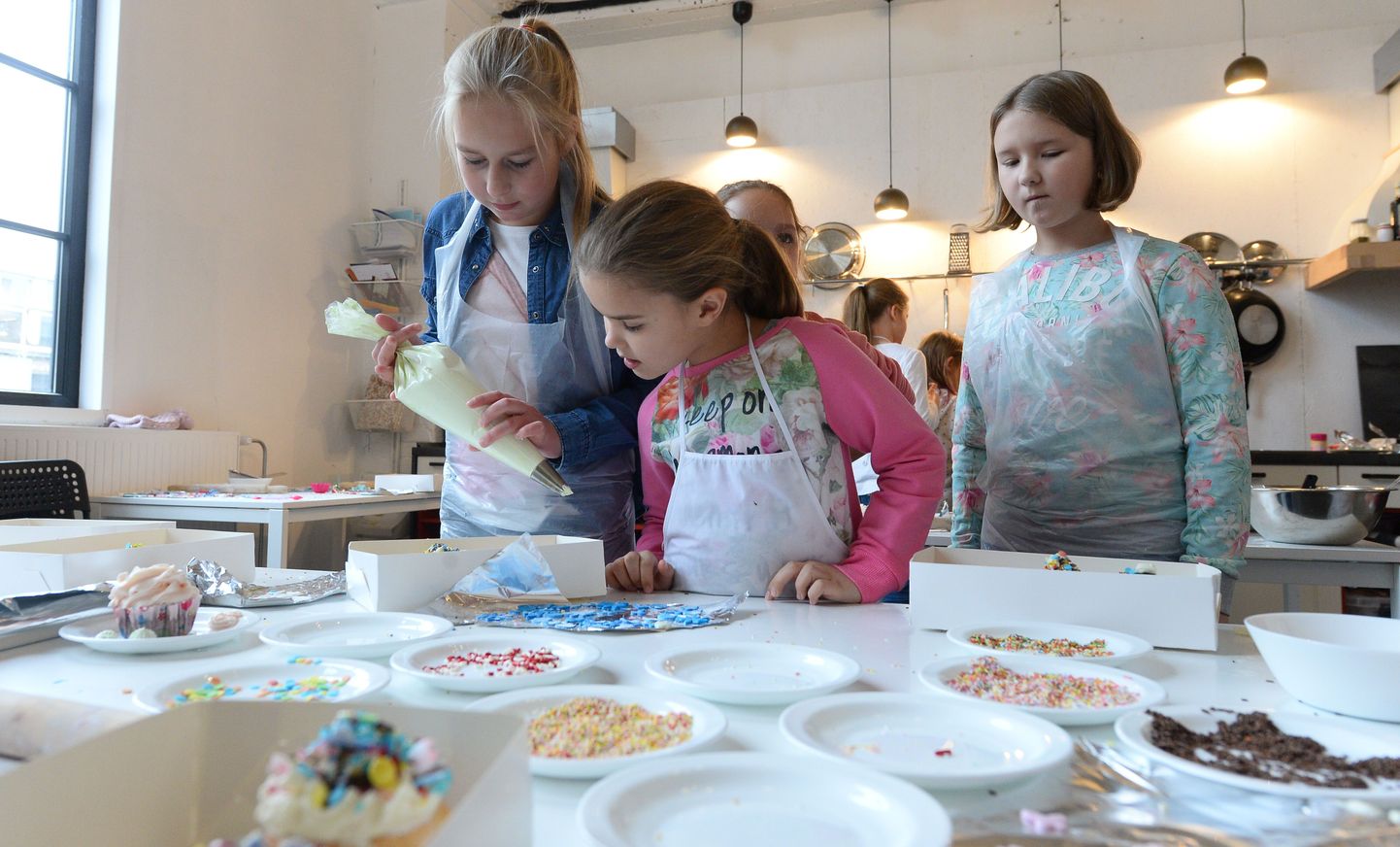 Tartu rahvaülikool korraldas lastele muffinikoolituse.