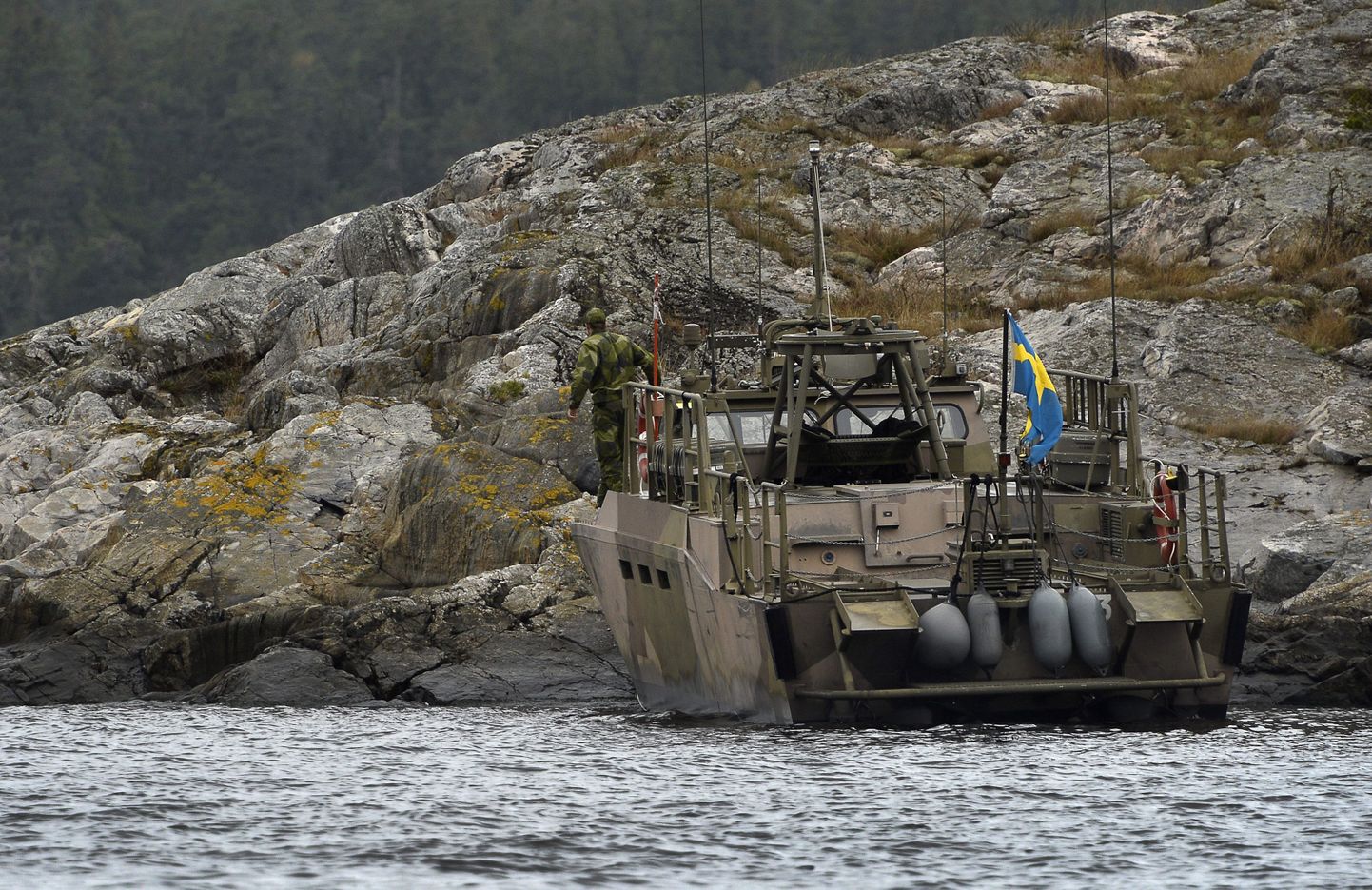 Rootsi alus allveelaeva otsimas.