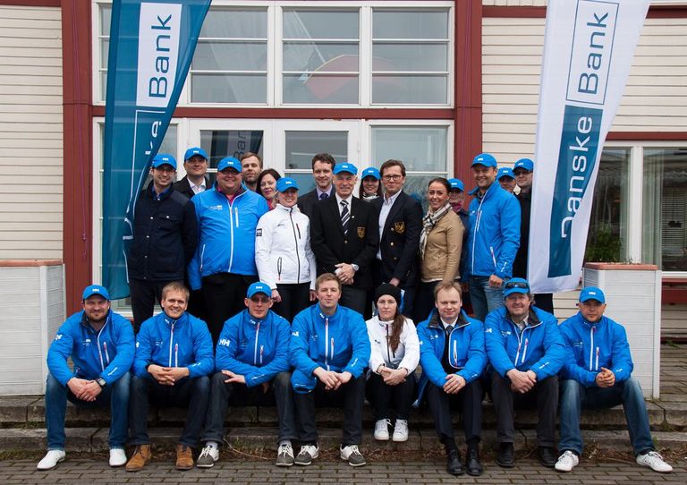 Danske Bank Sailing Team EST678 ja Danske Banki esindajad koos Kalev Jahtklubi esindajatega - foto: