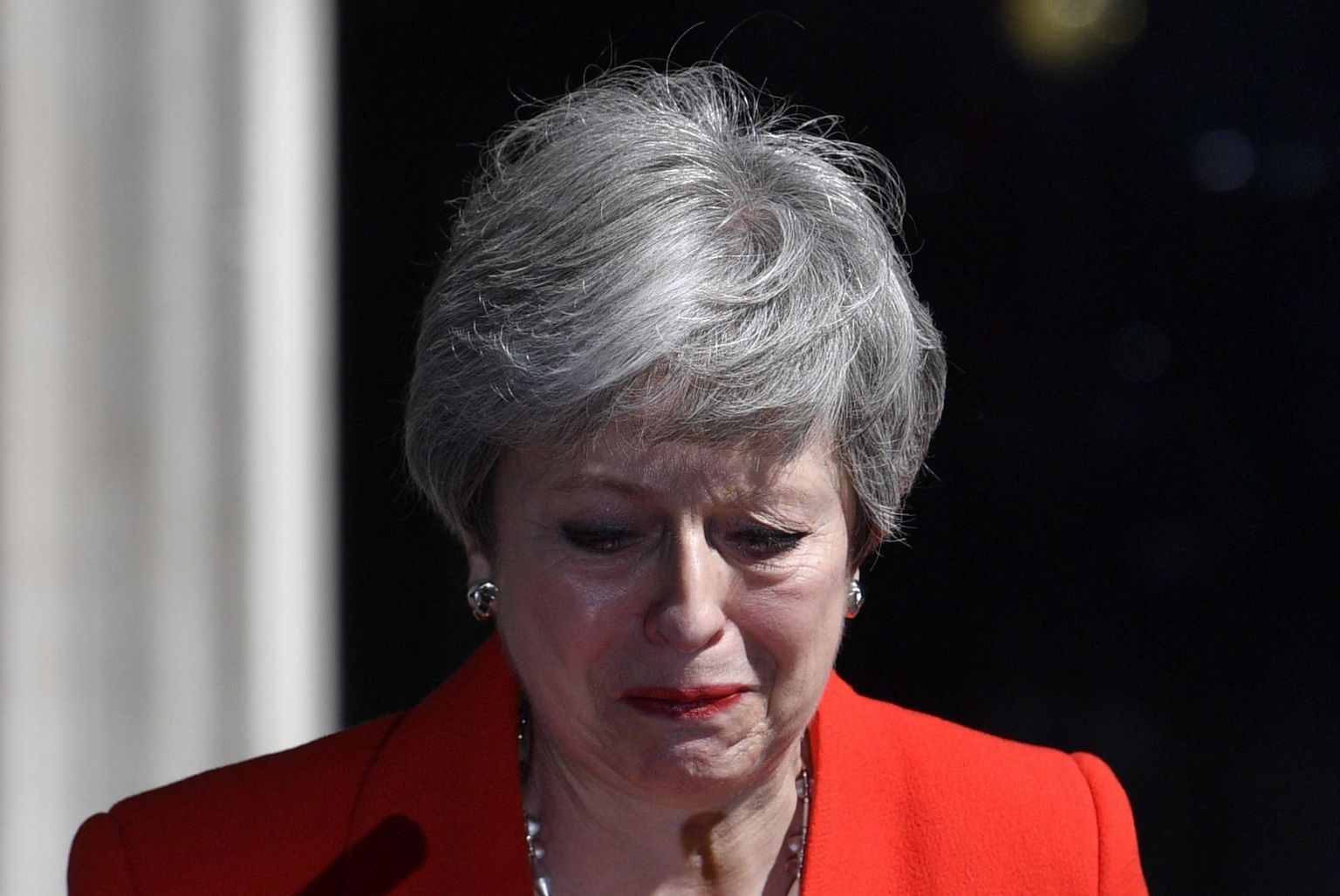 Ühendkuningriigi peaminister Theresa May võitles ametist lahkumisest teatades pisaratega.