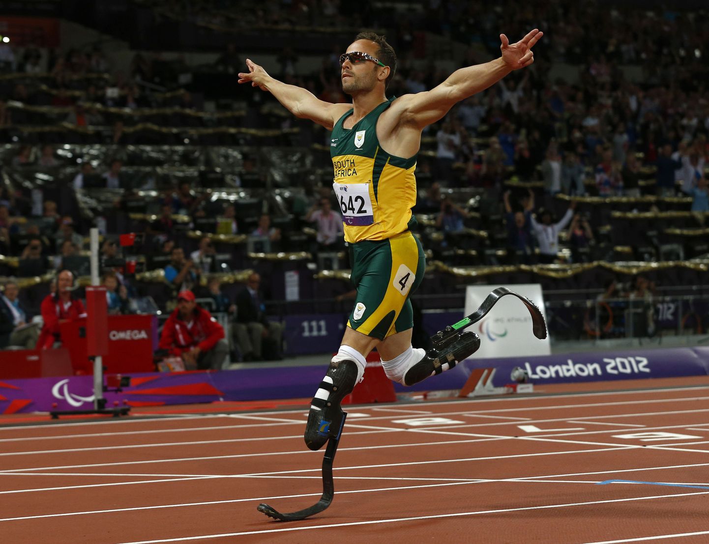 Oscar Pistorius võitis paraolümpial 400 m jooksus kuldmedali.