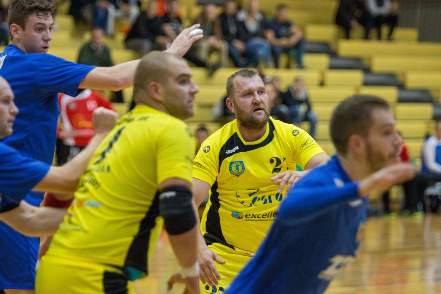 Viljandi käsipallimeeskond teenis meistrivõistlustel SK Tapa üle võidu.