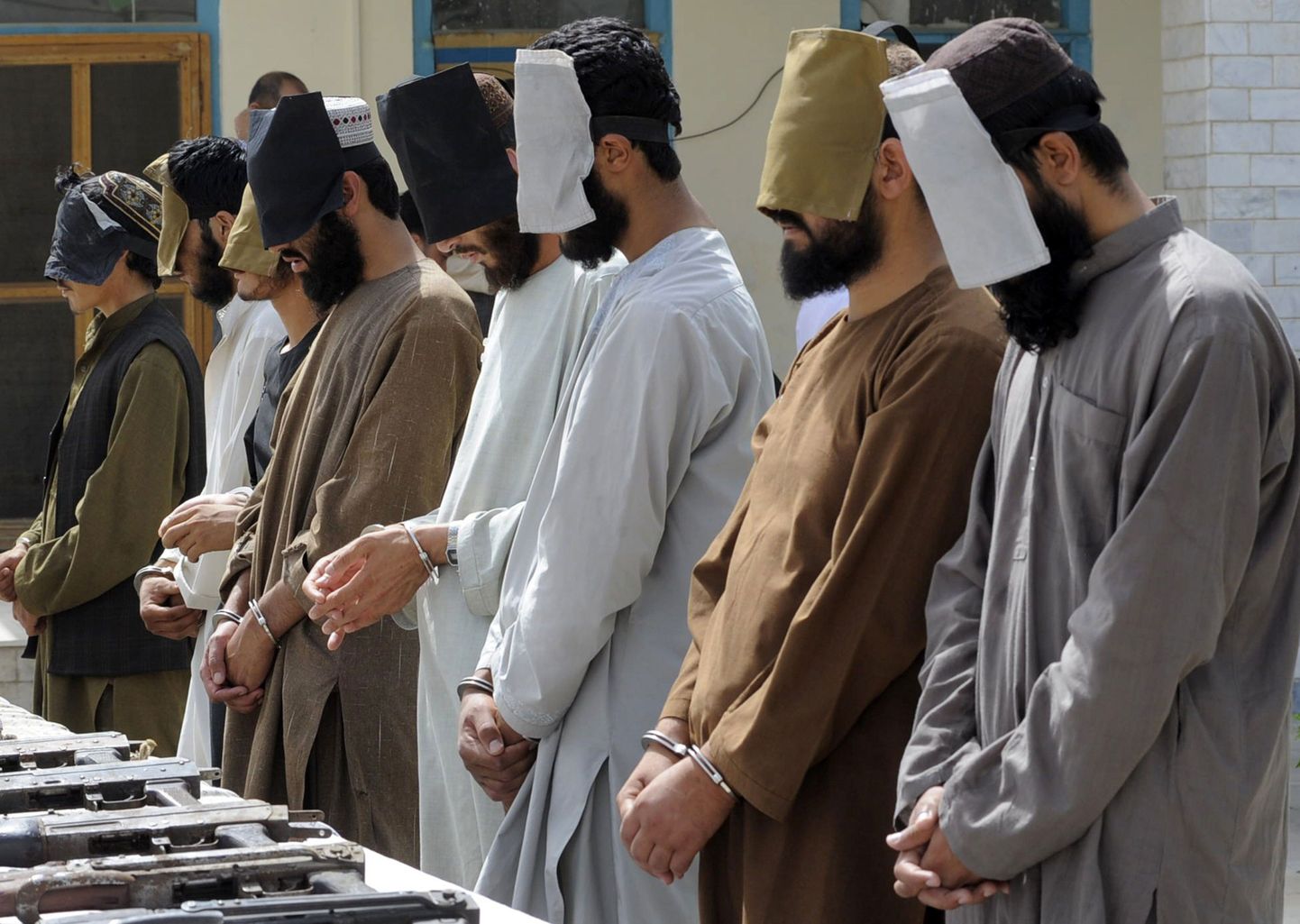 Kinnivõetud Talibani võitlejad 21. juulil.